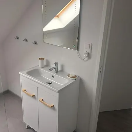 Damhills Apartman Bronowko